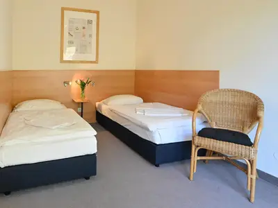 Schlafbereich. Schlafzimmer 2 mit 2 Einzelbetten je 90*200 cm