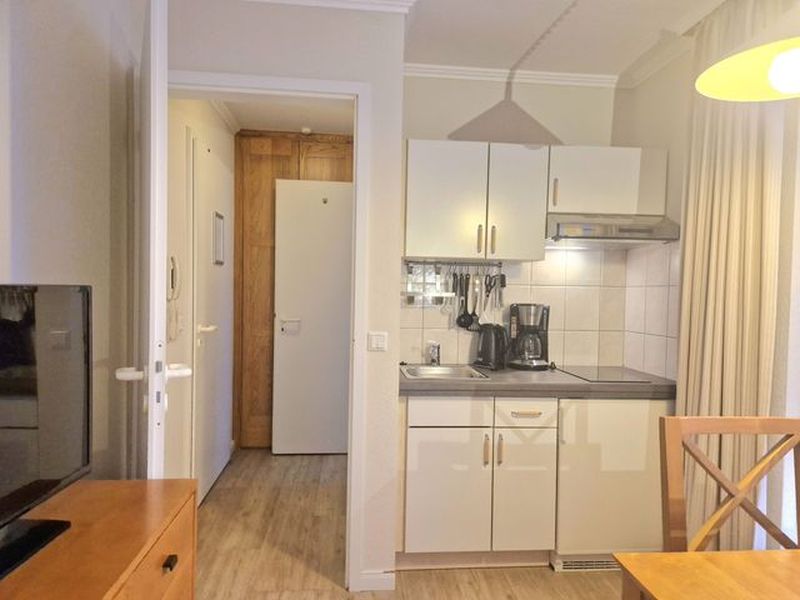 22296031-Ferienwohnung-2-Sellin (Ostseebad)-800x600-2