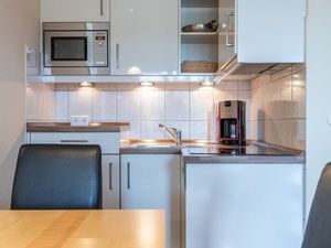 22296121-Ferienwohnung-3-Sellin (Ostseebad)-300x225-3