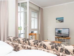 22296045-Ferienwohnung-2-Sellin (Ostseebad)-300x225-0