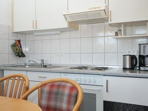 22296381-Ferienwohnung-4-Sellin (Ostseebad)-300x225-3