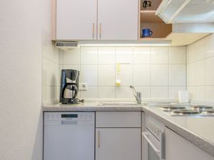 22296447-Ferienwohnung-4-Sellin (Ostseebad)-300x225-3