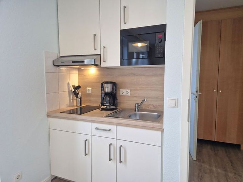 22296299-Ferienwohnung-2-Sellin (Ostseebad)-800x600-2