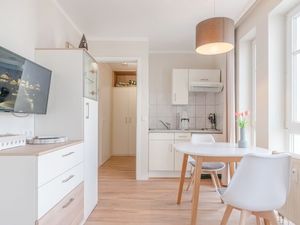 22296187-Ferienwohnung-2-Sellin (Ostseebad)-300x225-1