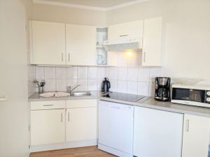 22296549-Ferienwohnung-4-Sellin (Ostseebad)-300x225-3