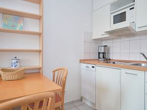 22296525-Ferienwohnung-3-Sellin (Ostseebad)-300x225-2