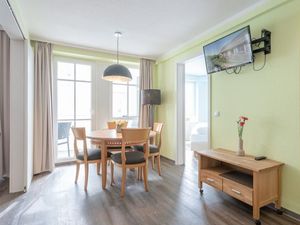 22296231-Ferienwohnung-4-Sellin (Ostseebad)-300x225-3