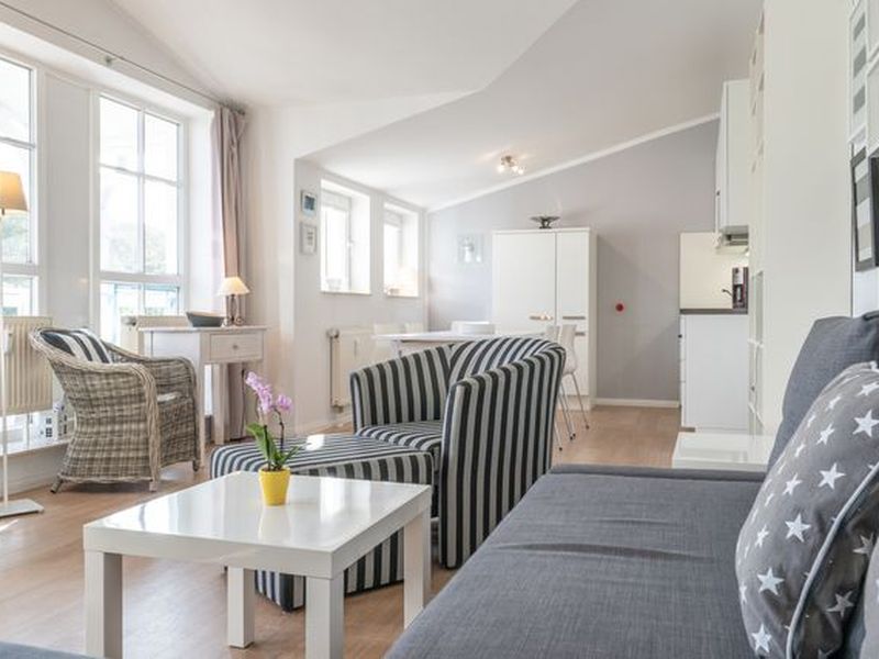 22296019-Ferienwohnung-4-Sellin (Ostseebad)-800x600-0