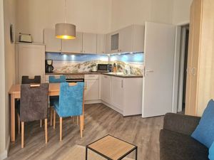 22296073-Ferienwohnung-4-Sellin (Ostseebad)-300x225-4