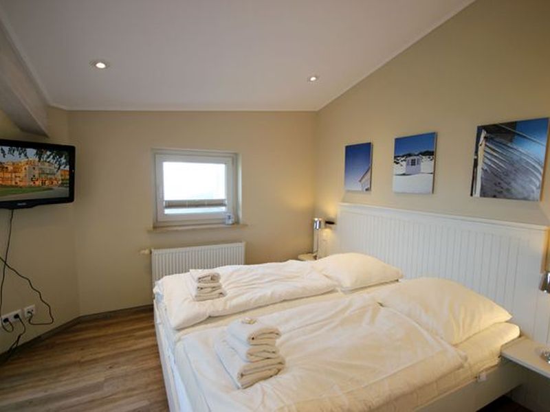 23037897-Ferienwohnung-2-Sellin (Ostseebad)-800x600-2