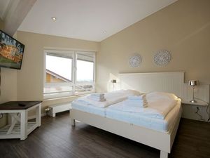 23038023-Ferienwohnung-4-Sellin (Ostseebad)-300x225-2