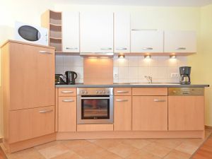 23910947-Ferienwohnung-2-Sellin (Ostseebad)-300x225-5