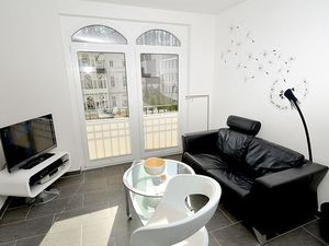 23910967-Ferienwohnung-4-Sellin (Ostseebad)-300x225-4