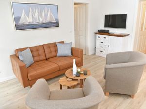 23911015-Ferienwohnung-4-Sellin (Ostseebad)-300x225-4