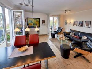 23911047-Ferienwohnung-4-Sellin (Ostseebad)-300x225-0