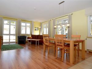 23911093-Ferienwohnung-6-Sellin (Ostseebad)-300x225-2