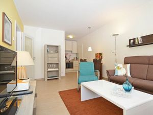 23911119-Ferienwohnung-2-Sellin (Ostseebad)-300x225-0