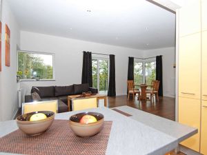 23911122-Ferienwohnung-4-Sellin (Ostseebad)-300x225-4