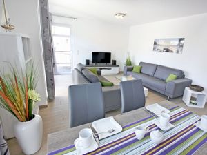 23911384-Ferienwohnung-4-Sellin (Ostseebad)-300x225-5