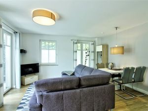 23911542-Ferienwohnung-4-Sellin (Ostseebad)-300x225-1