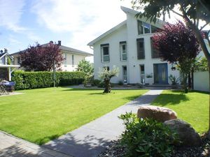 23127377-Ferienwohnung-4-Sellin (Ostseebad)-300x225-0