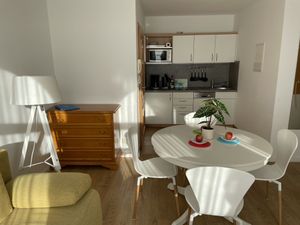 23847259-Ferienwohnung-4-Sellin (Ostseebad)-300x225-1