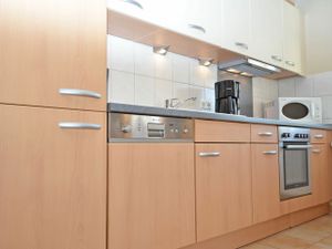 23911094-Ferienwohnung-6-Sellin (Ostseebad)-300x225-5