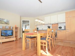 23911096-Ferienwohnung-6-Sellin (Ostseebad)-300x225-4