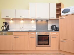 23911132-Ferienwohnung-2-Sellin (Ostseebad)-300x225-5