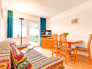 23951693-Ferienwohnung-6-Sellin (Ostseebad)-300x225-2