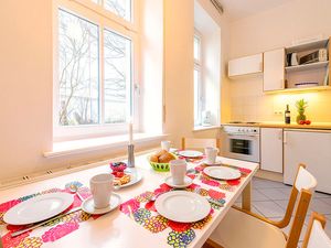 23972141-Ferienwohnung-4-Sellin (Ostseebad)-300x225-5