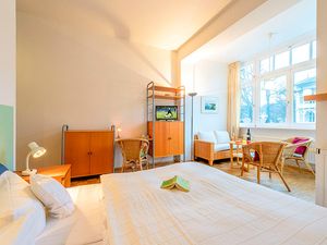 23972141-Ferienwohnung-4-Sellin (Ostseebad)-300x225-4