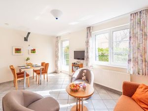 23911544-Ferienwohnung-4-Sellin (Ostseebad)-300x225-1