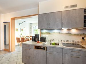 23911544-Ferienwohnung-4-Sellin (Ostseebad)-300x225-2