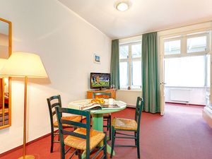 23951686-Ferienwohnung-4-Sellin (Ostseebad)-300x225-2