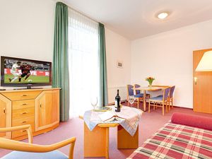 23951700-Ferienwohnung-6-Sellin (Ostseebad)-300x225-2