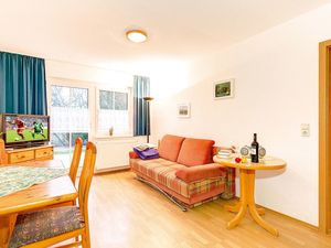 23951698-Ferienwohnung-6-Sellin (Ostseebad)-300x225-2