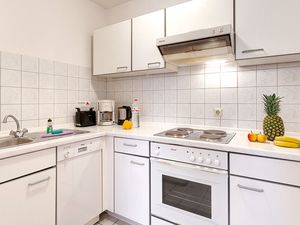 23951698-Ferienwohnung-6-Sellin (Ostseebad)-300x225-4