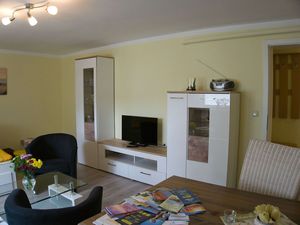 23957043-Ferienwohnung-4-Sellin (Ostseebad)-300x225-3