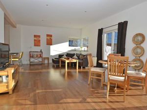 23911122-Ferienwohnung-4-Sellin (Ostseebad)-300x225-3