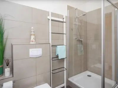 Badezimmer 1 mit Dusche