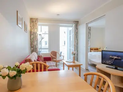 Ferienwohnung für 3 Personen (32 m²) in Sellin (Ostseebad) 1/10