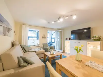 Ferienwohnung für 7 Personen (75 m²) in Sellin (Ostseebad) 1/10
