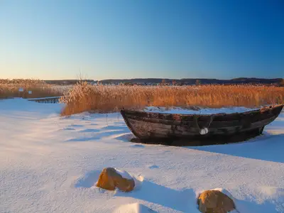 Winterlandschaft mit Fischerboot