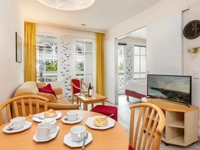 Wohnzimmer mit Essplatz