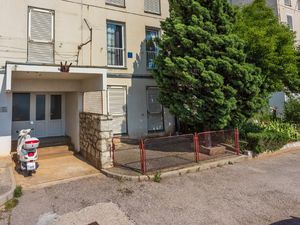 23680101-Ferienwohnung-4-Senj-300x225-3