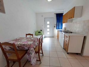 23958120-Ferienwohnung-2-Senj-300x225-5