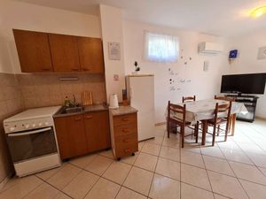 23958300-Ferienwohnung-5-Senj-300x225-5