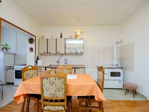 23958642-Ferienwohnung-4-Senj-300x225-4