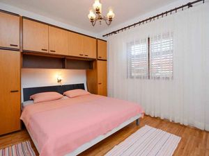 23958642-Ferienwohnung-4-Senj-300x225-5